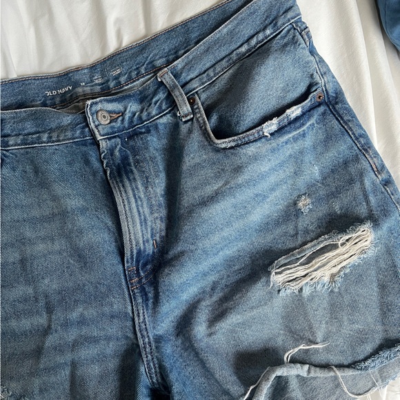 Distressed Jean shorts from Old Navy 🩵 - Picture 1 of 4